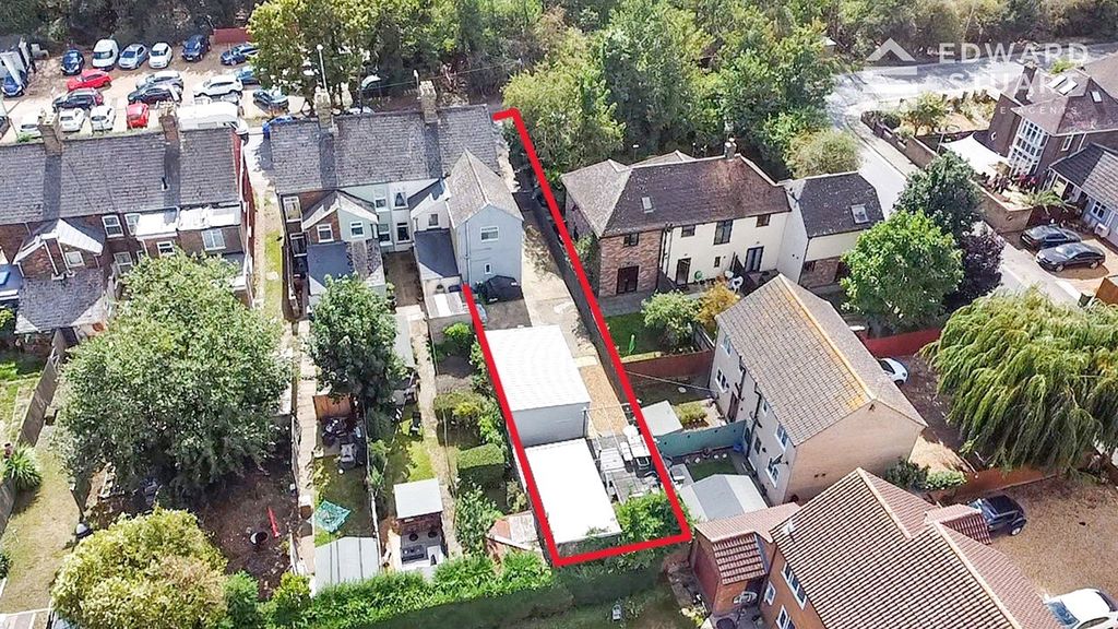 Property photo 3 of 21 Picture No. 25