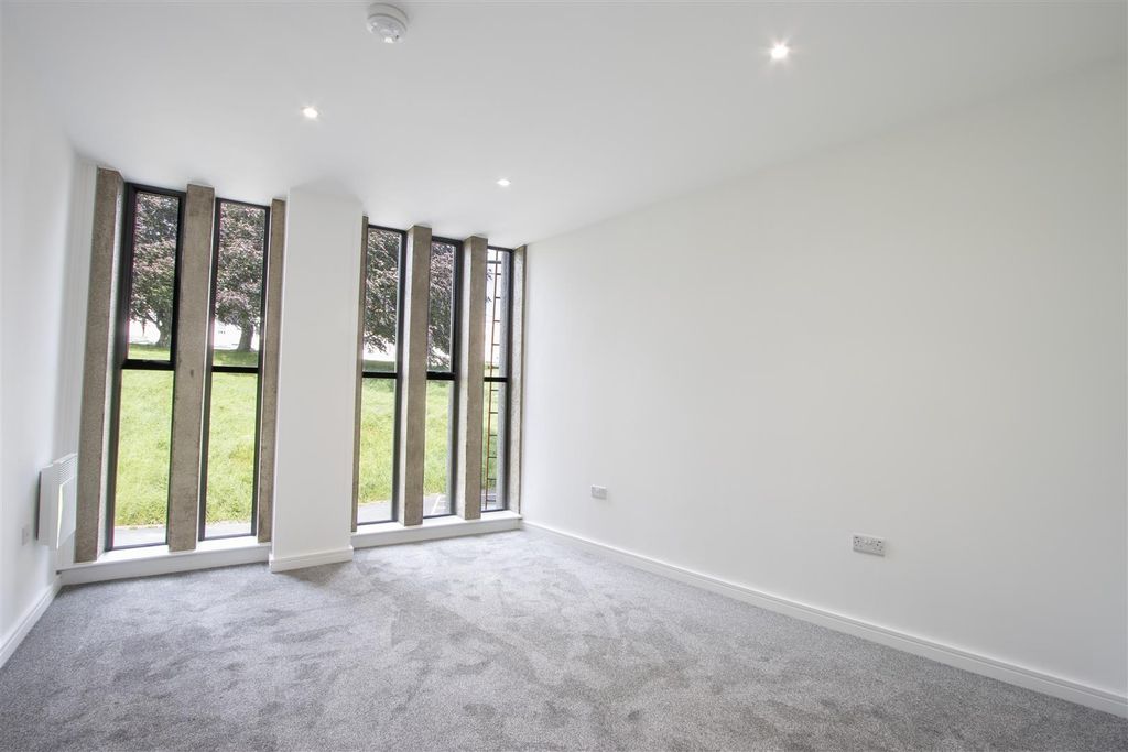 Additional image 6 of 2 bed flat for saleKnightsbridge Court, West Bars, Chesterfield S40