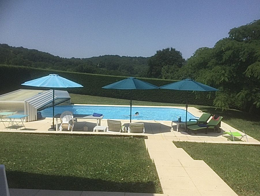 Property photo 2 of 27