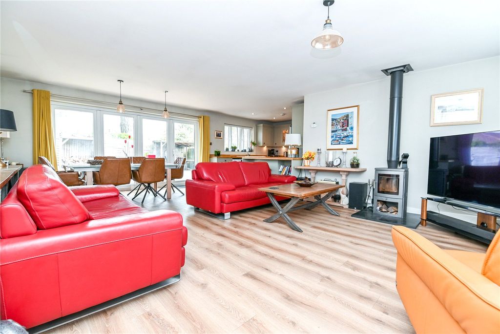 Property photo 2 of 17 Picture No. 04