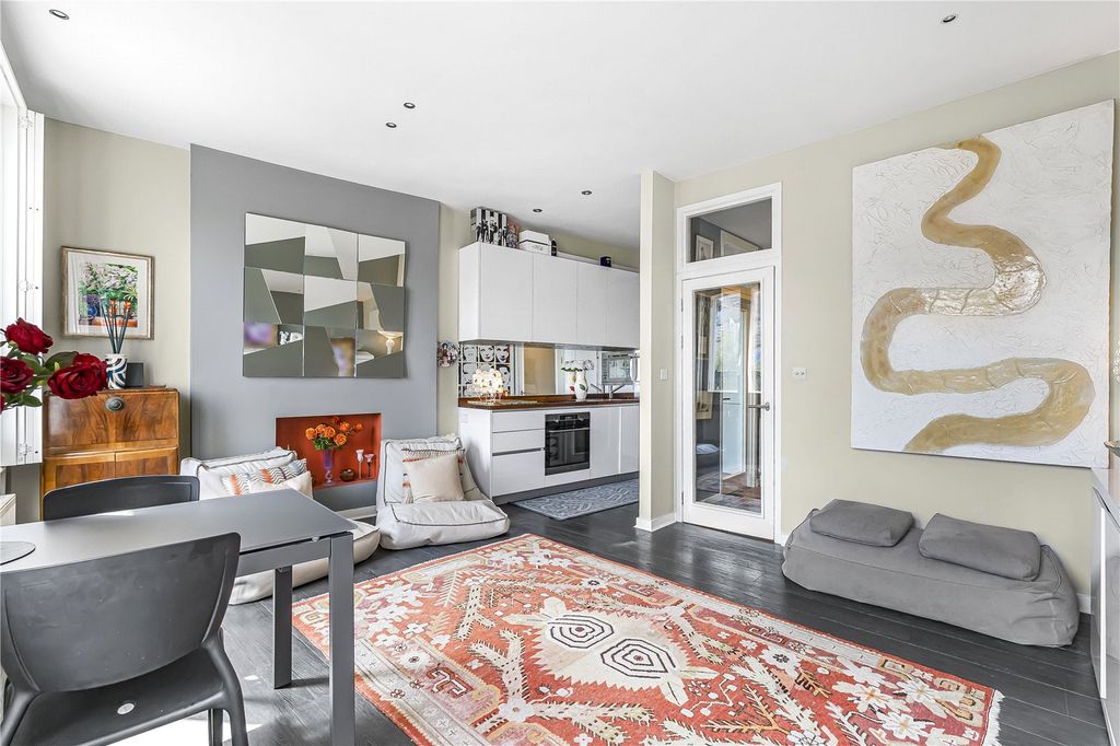 Property photo 2 of 17 Reception/Kitchen