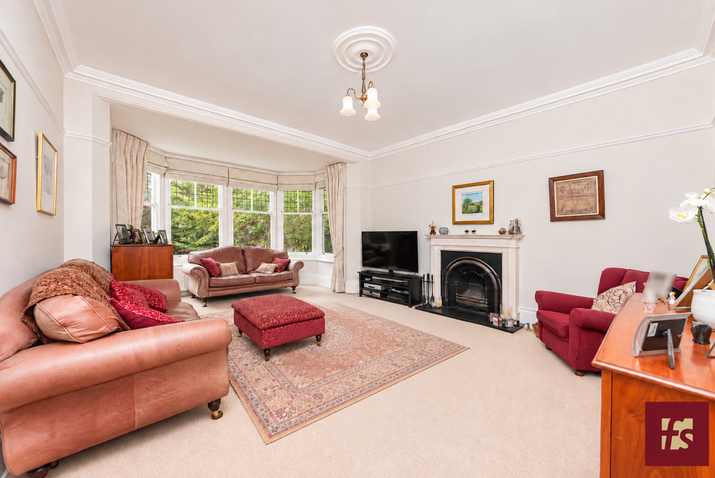 Property photo 2 of 35