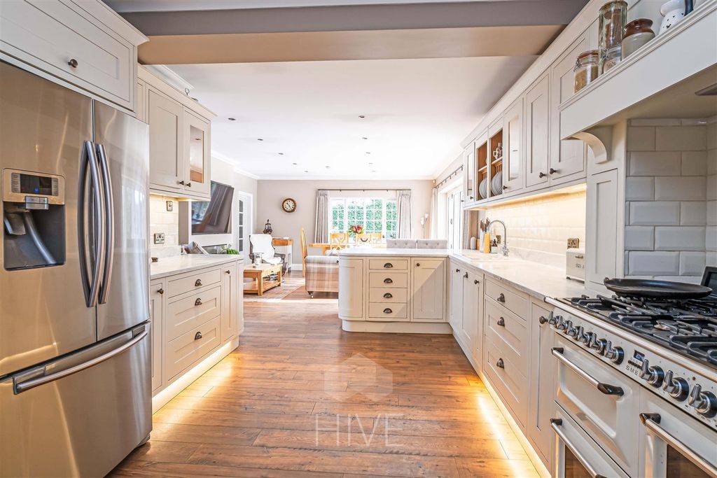 Property photo 3 of 51 Well Designed Spaces With Plenty Of Quality Featur