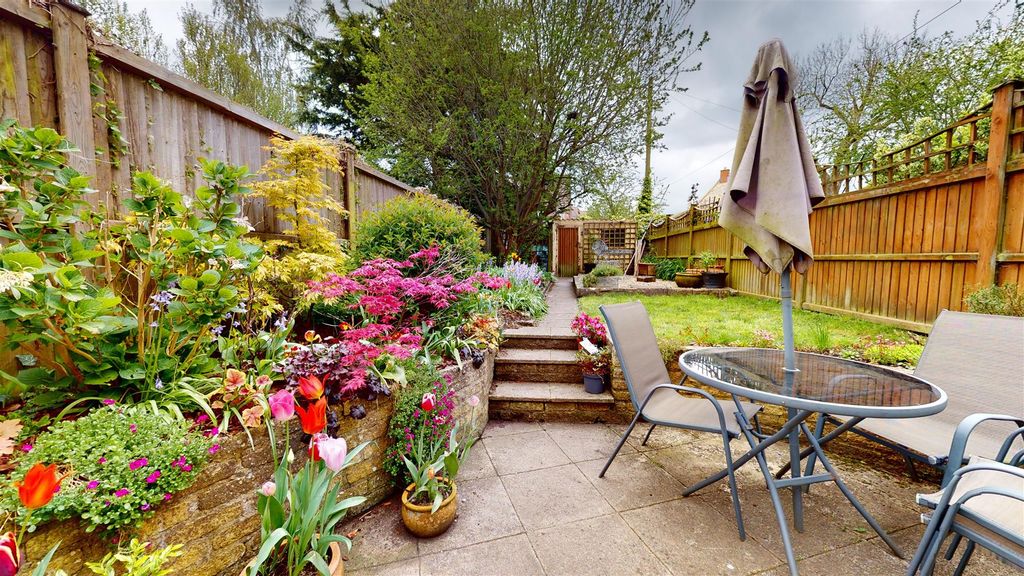 Property photo 2 of 14 Outside