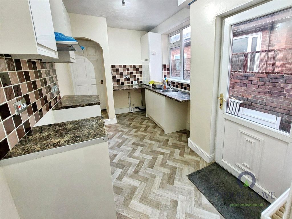 Property photo 2 of 13 Kitchen