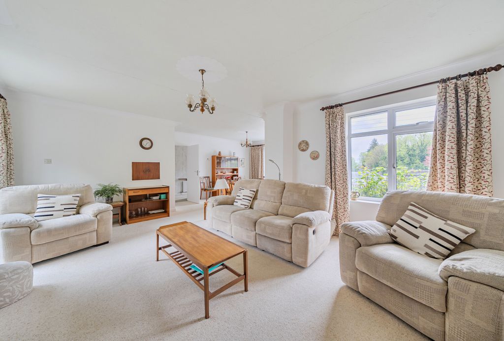 Property photo 3 of 21 1450680-19-69F0c6...