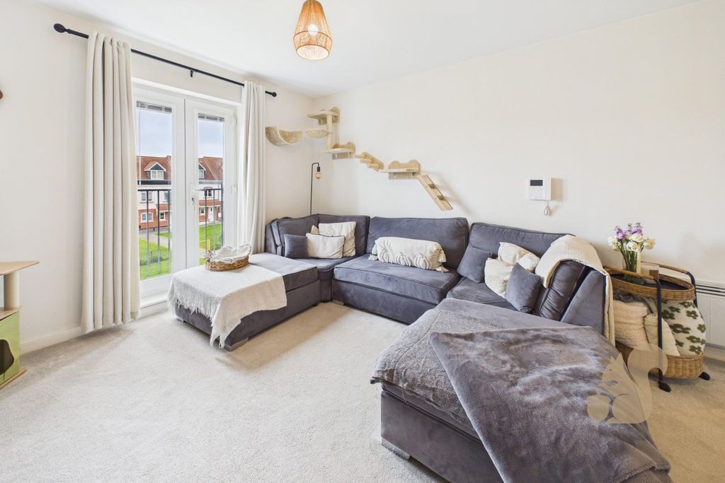 Property photo 3 of 9 Living Area