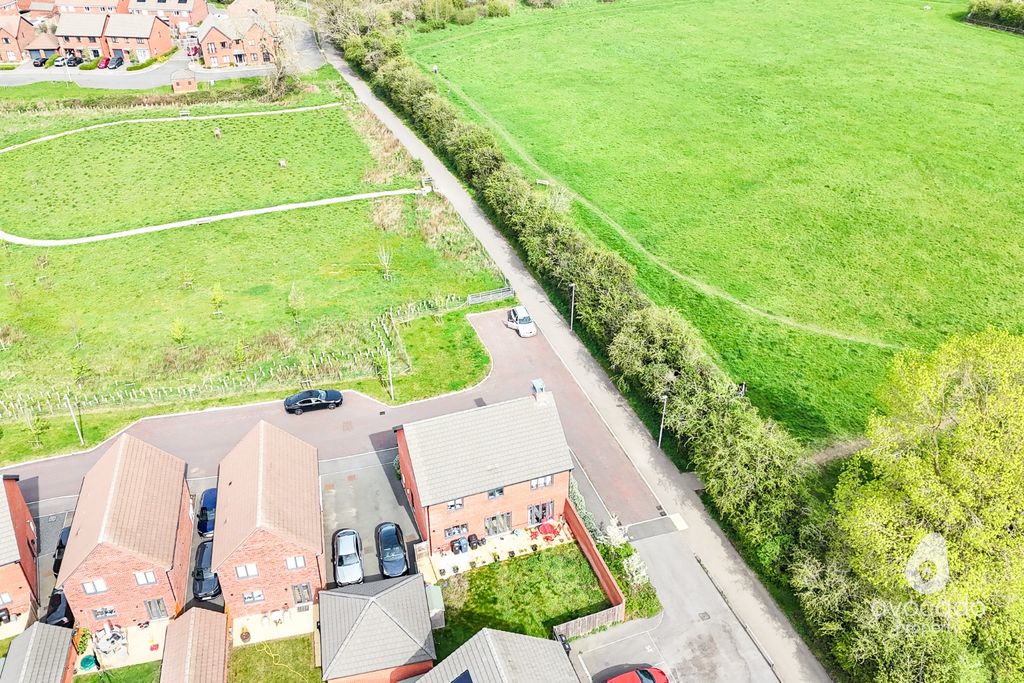 Property photo 2 of 35 4797073