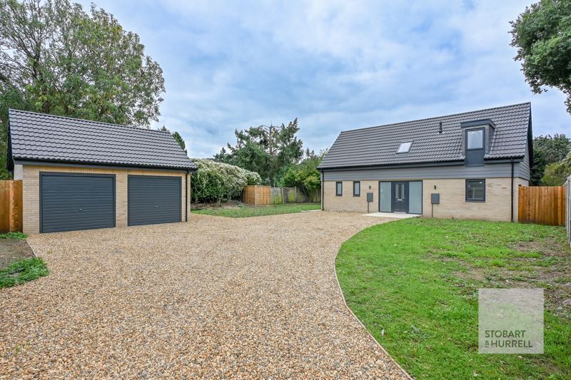 Property photo 1 of 18 Approach