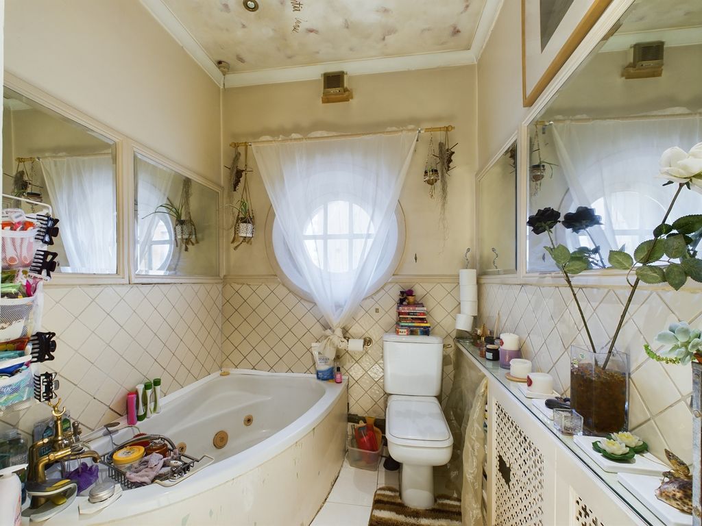 Property photo 3 of 25