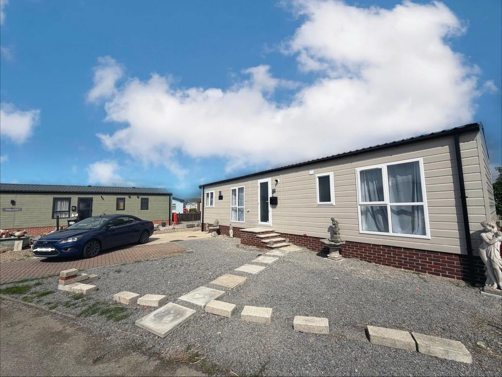 Property photo 1 of 10 Front