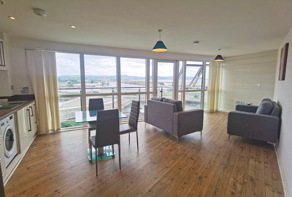 Property photo 2 of 18