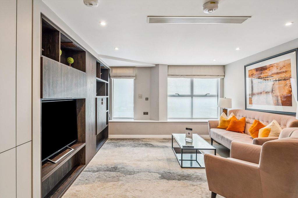 Property photo 3 of 10 Image