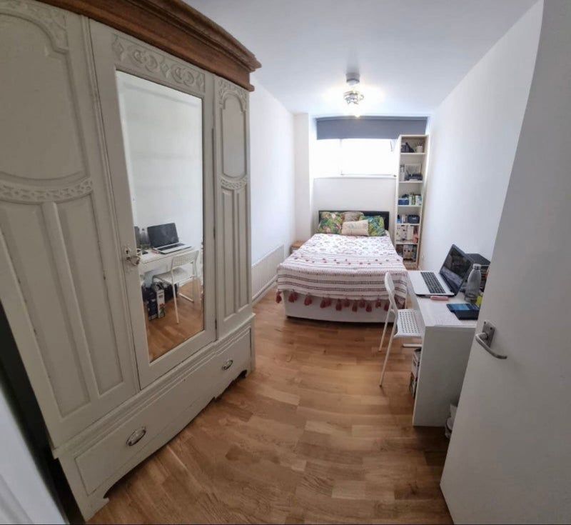 Property photo 1 of 5 Double Furnished Room