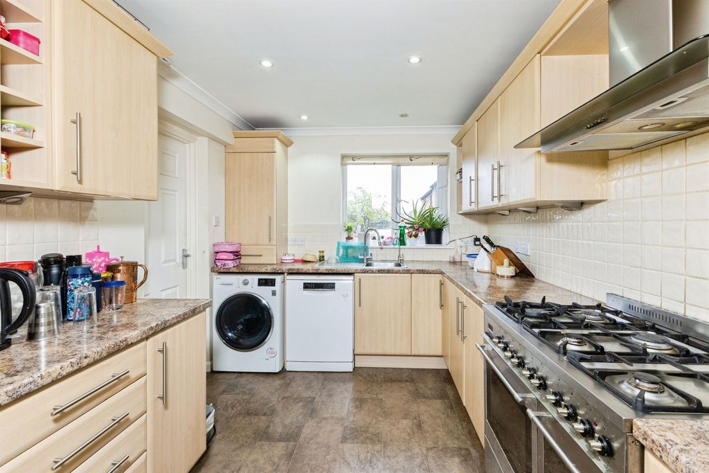 Property photo 2 of 19