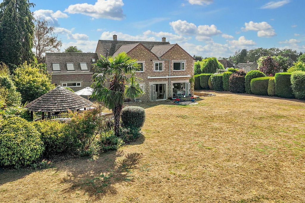 Property photo 2 of 55
