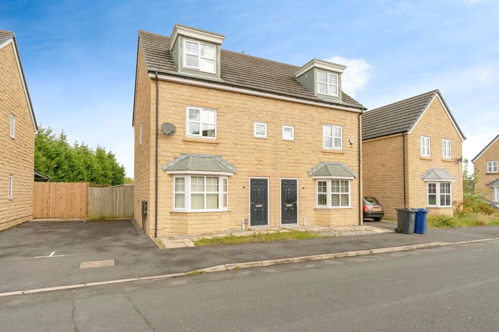 Property photo 1 of 16 External