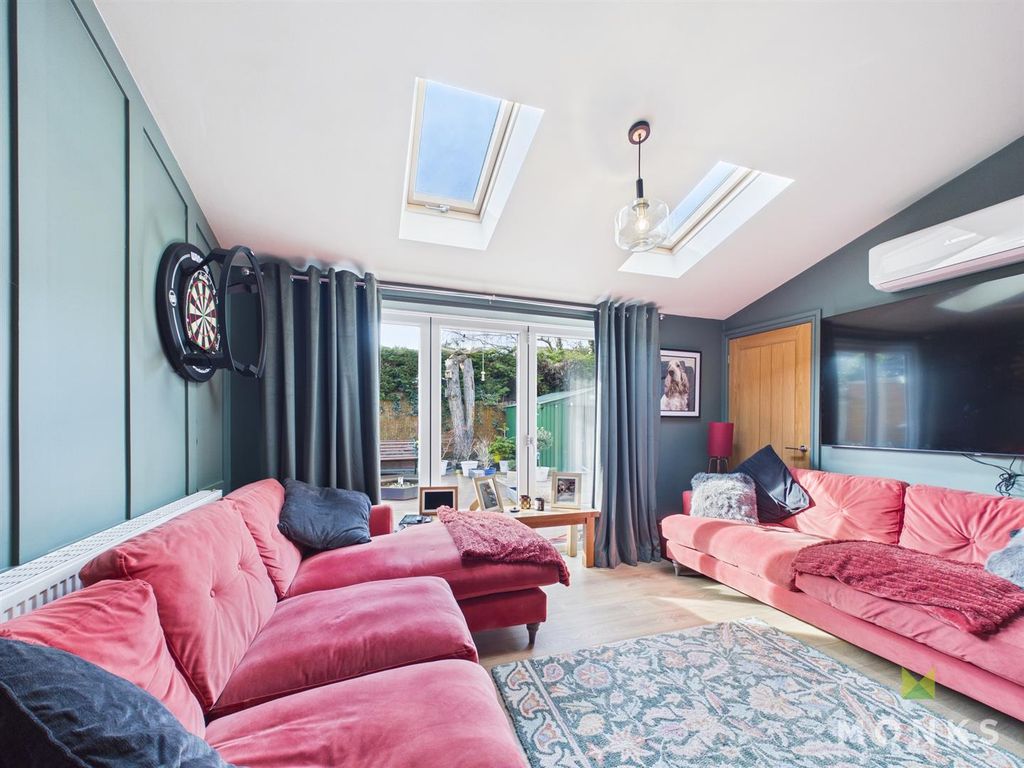 Property photo 2 of 22 Cam01520G0-Pr0359-Still034.Jpg