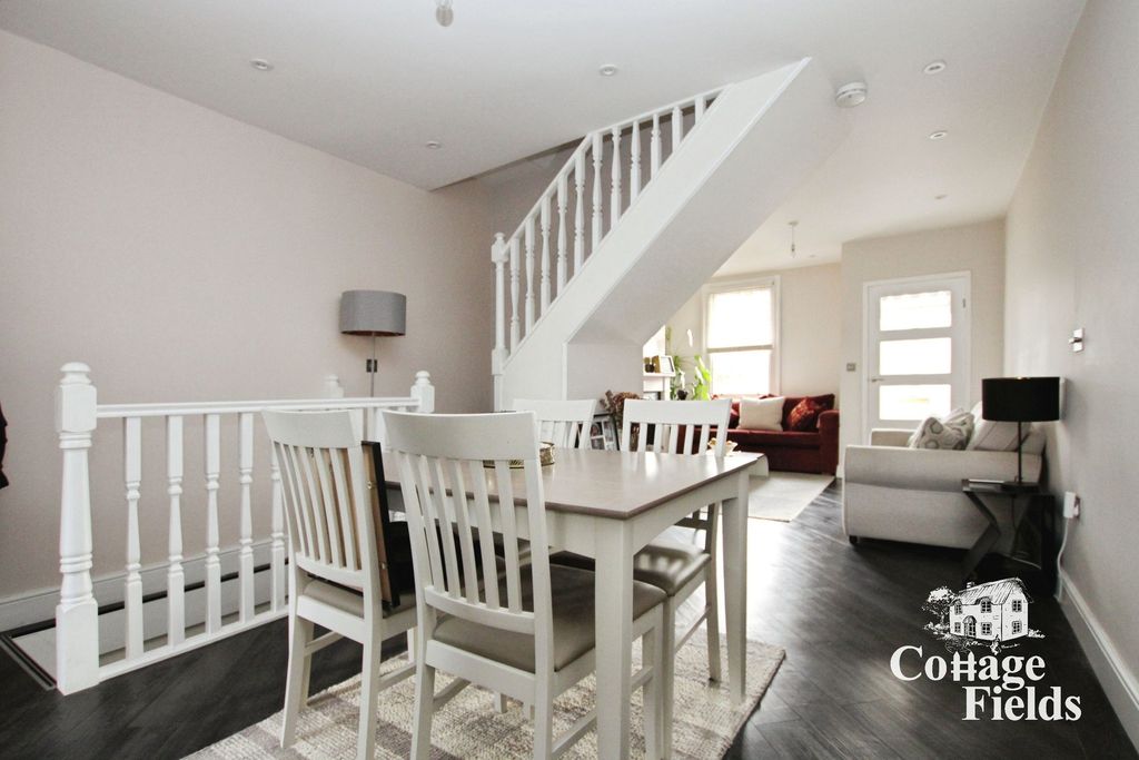 Property photo 3 of 22