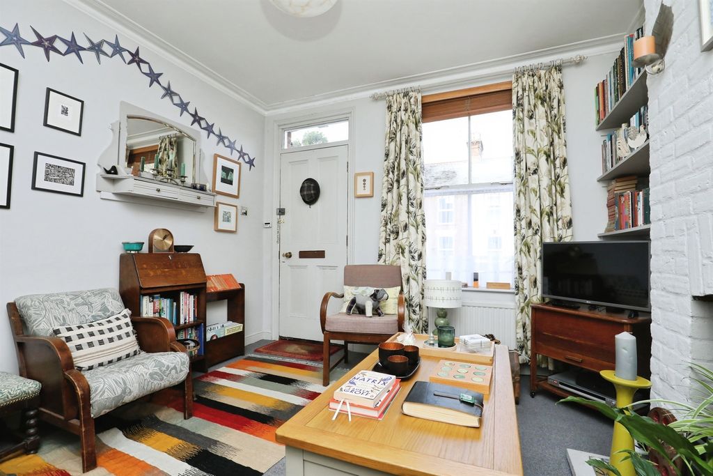 Property photo 3 of 17