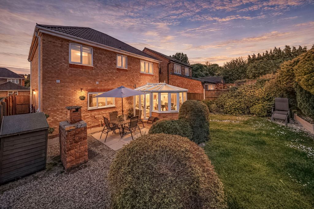 Property photo 2 of 51