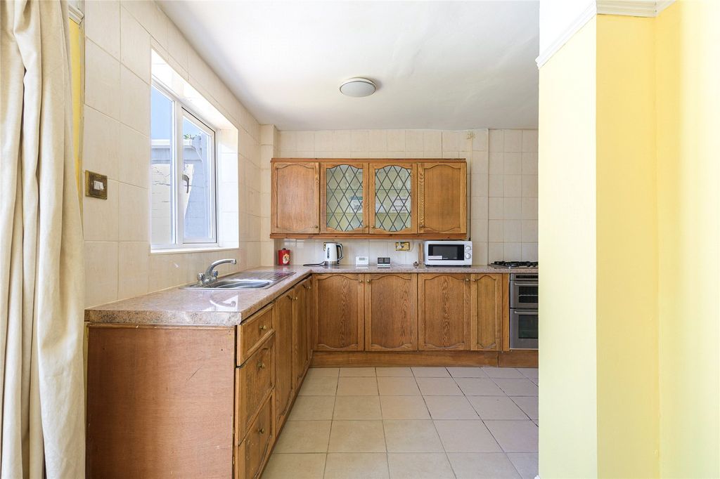 Property photo 3 of 27 Picture No. 14