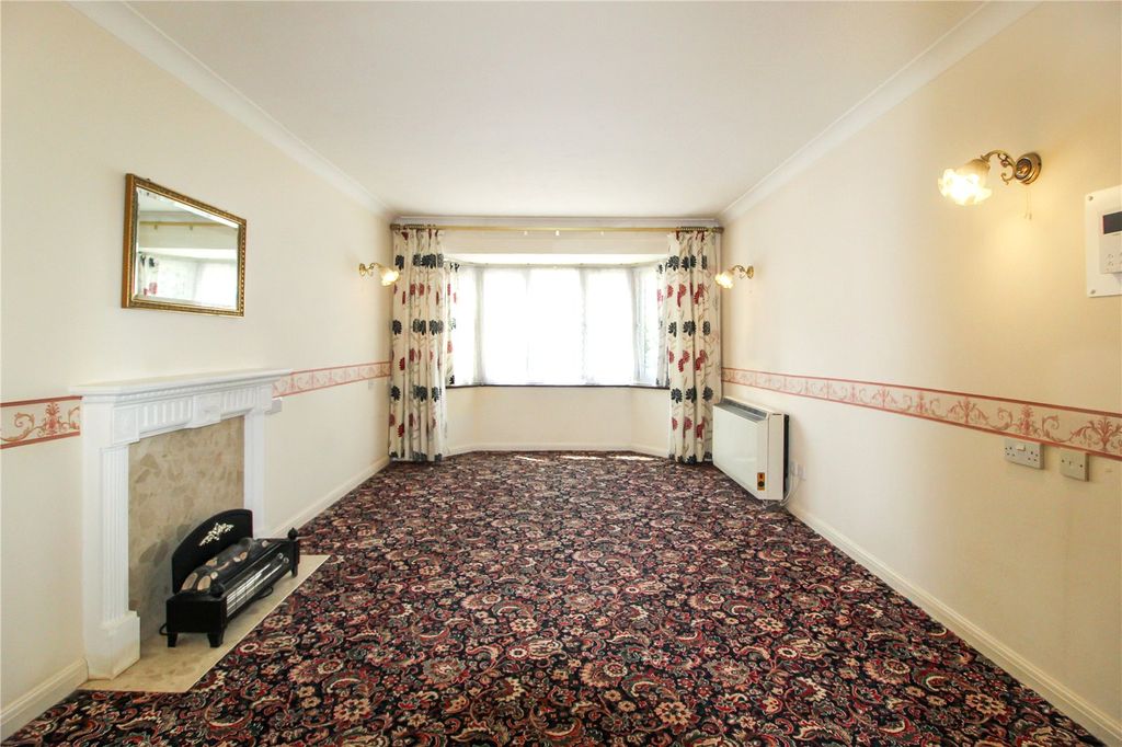 Property photo 2 of 18 Picture No. 01