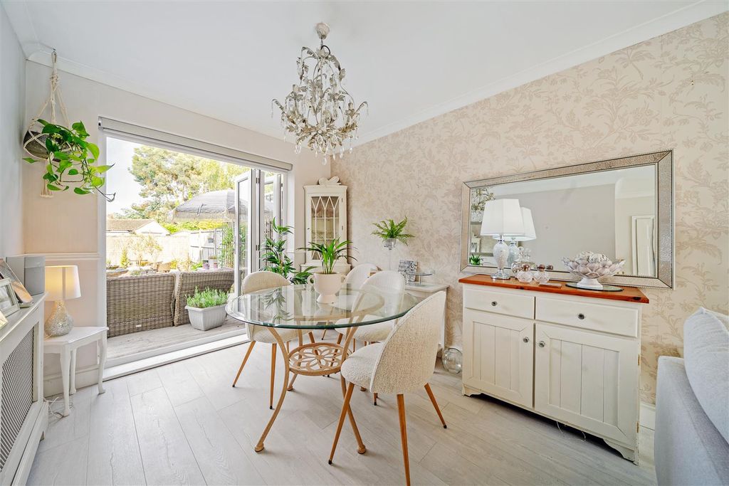 Property photo 3 of 16 Dining Room