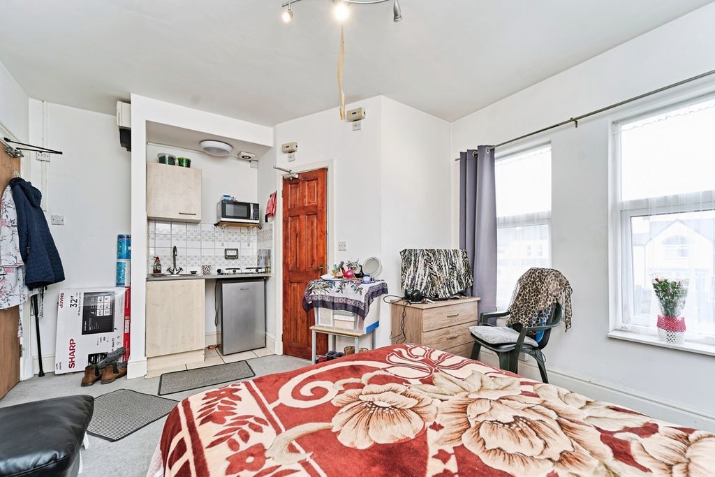 Property photo 3 of 20 Pbox-Img.Jpg