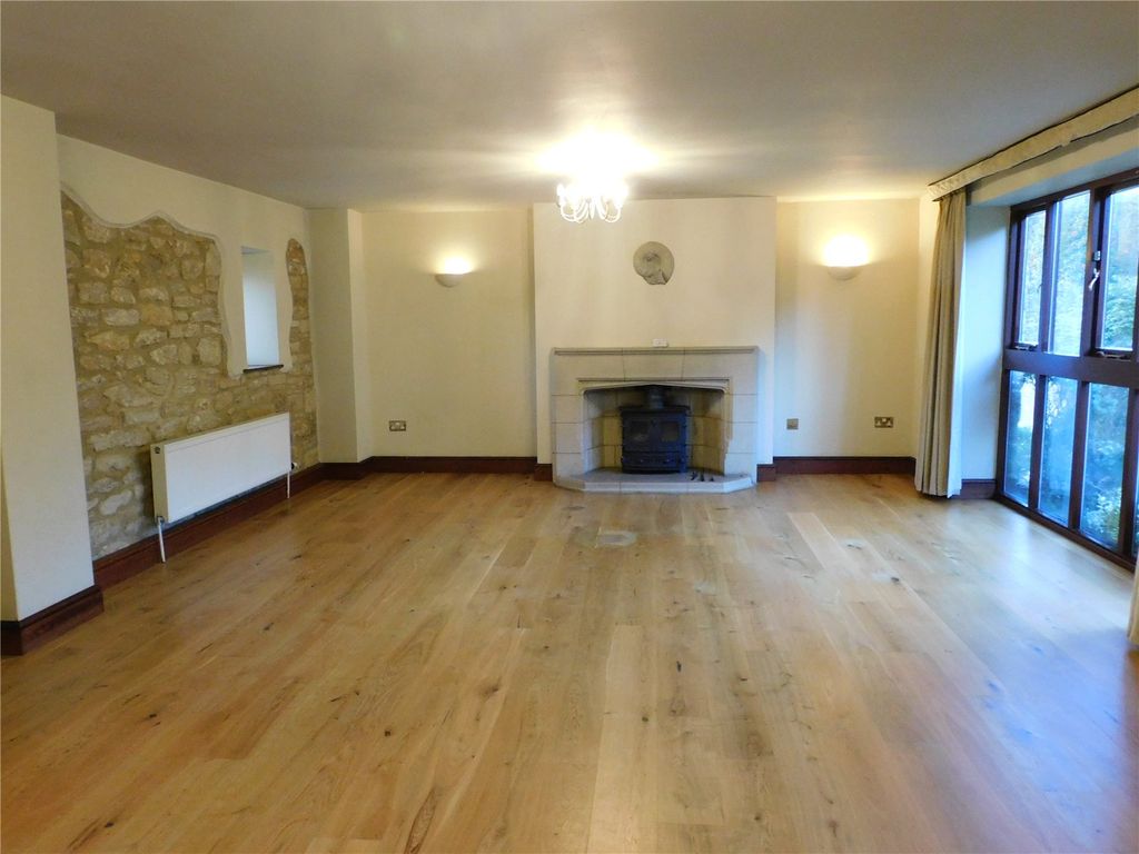 Property photo 2 of 36 Picture No. 46