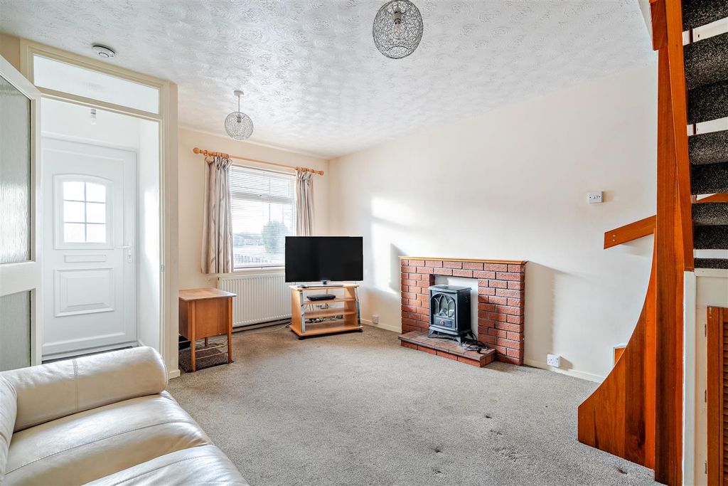 Property photo 2 of 14 Lounge