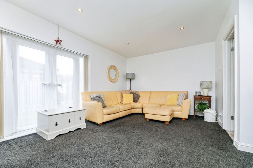 Property photo 3 of 20 Pbox-Img.Jpg