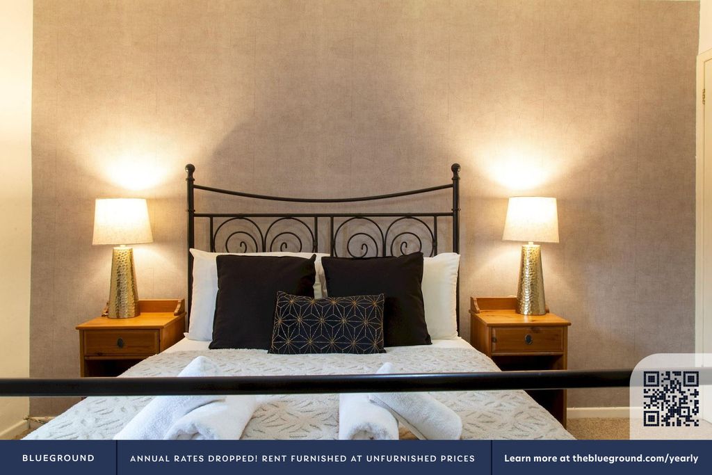 Property photo 3 of 32 Bedroom