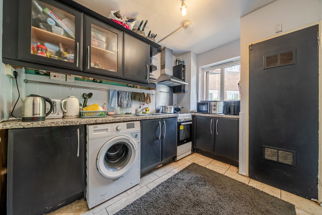 Property photo 2 of 17 1503701-10-6A7Dda...