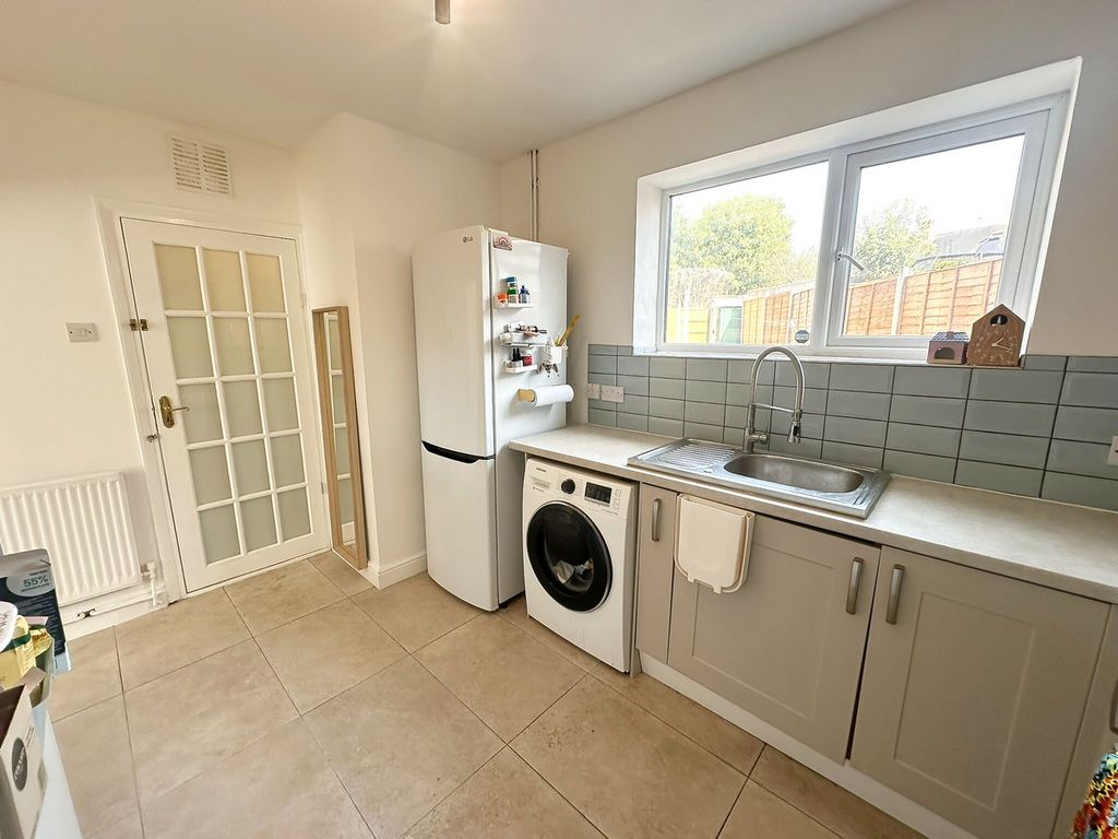 Property photo 3 of 21