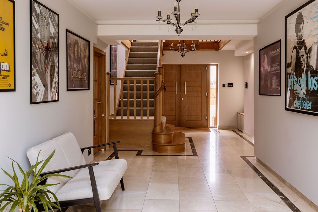 Property photo 2 of 38