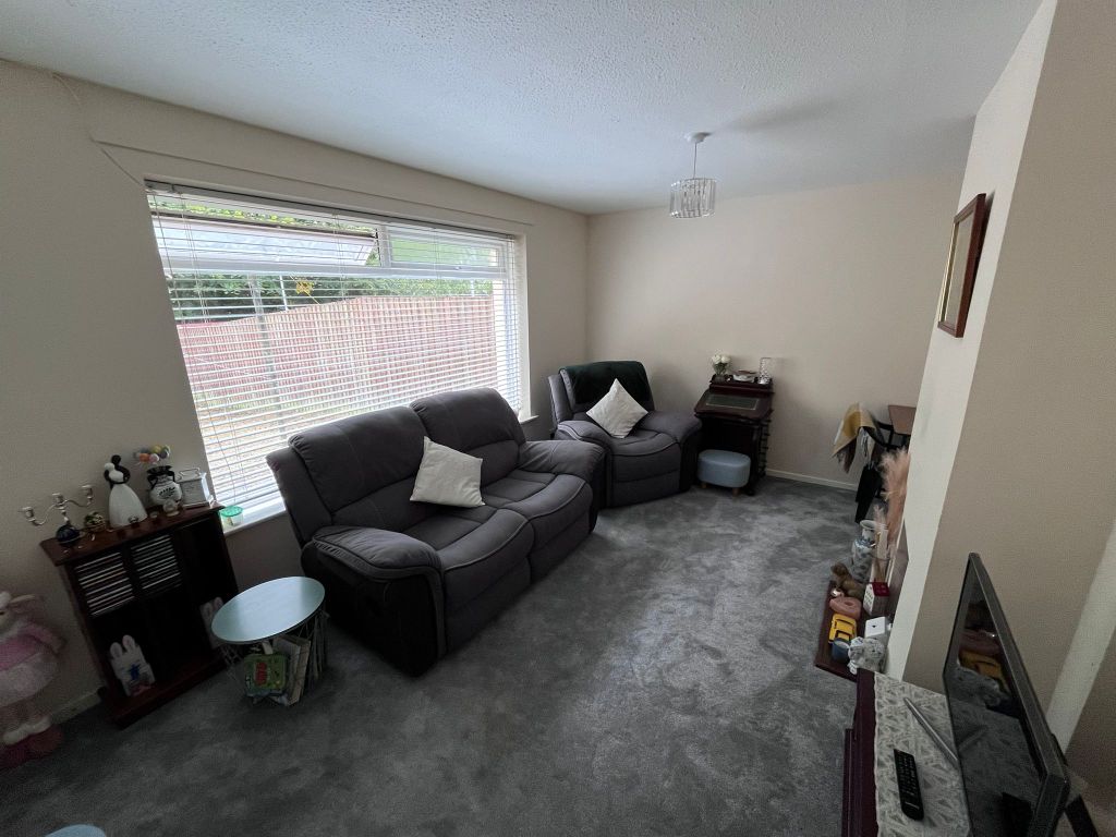 Property photo 2 of 10 Lounge