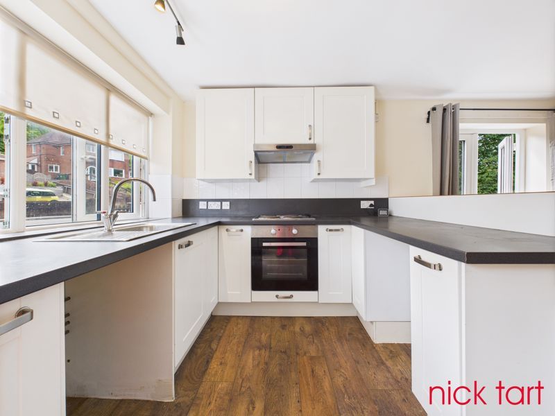 Property photo 3 of 8 Photo 5