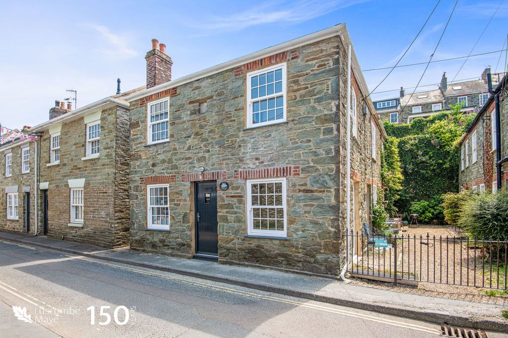Property photo 1 of 11