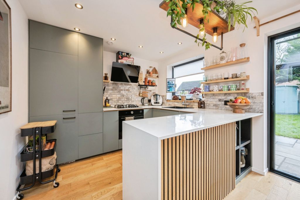 Property photo 2 of 23 Akl_3741