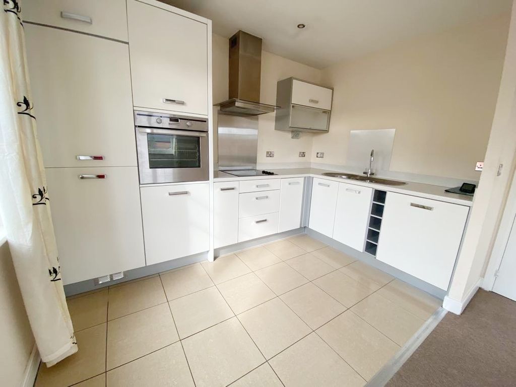 Property photo 2 of 9 5