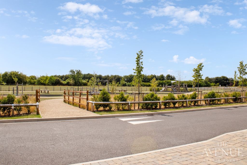 Property photo 3 of 17 4403117