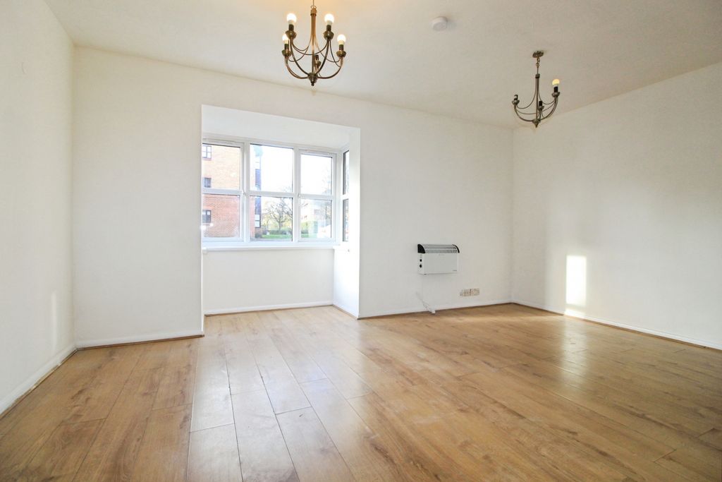 Property photo 3 of 11 Gallery