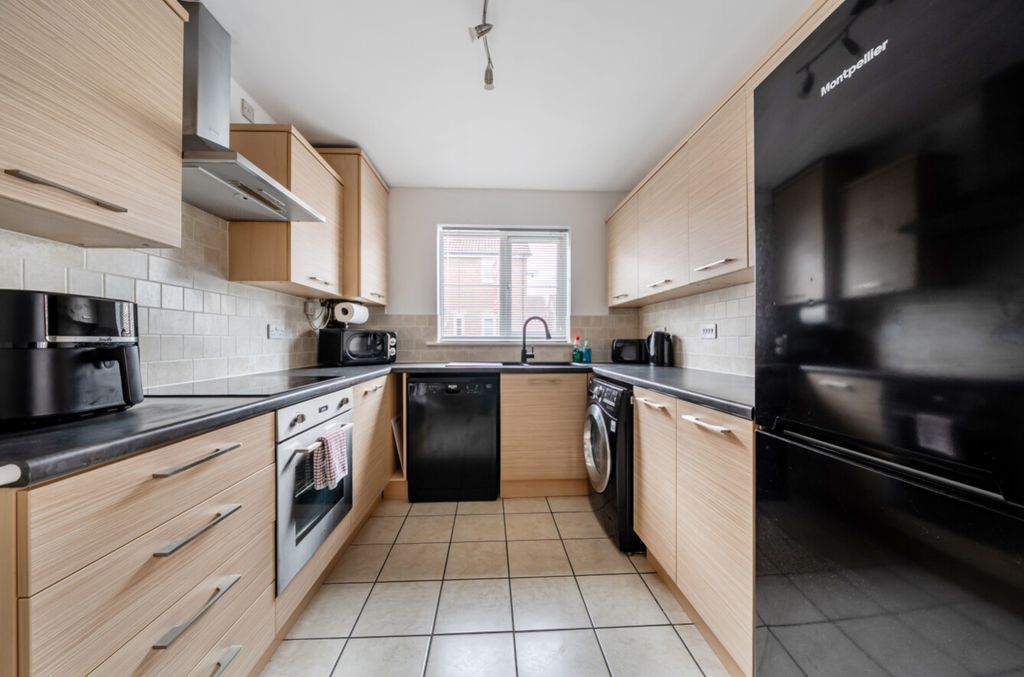 Property photo 2 of 12 1332756-1-688Cb549c692E