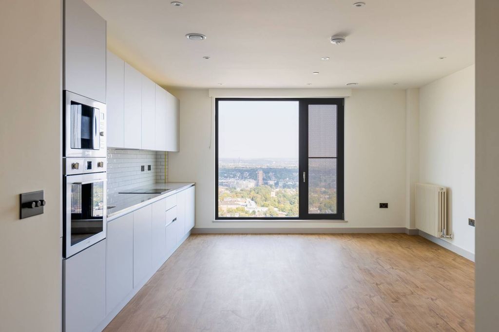 Property photo 1 of 63