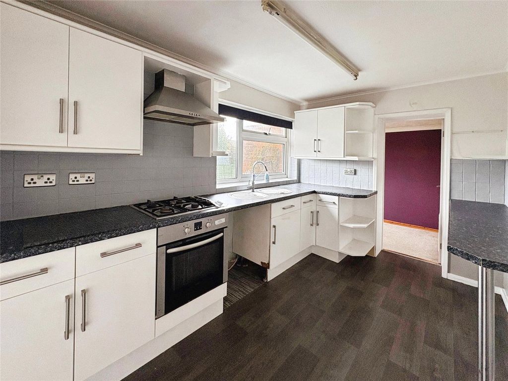 Property photo 2 of 16 Kitchen