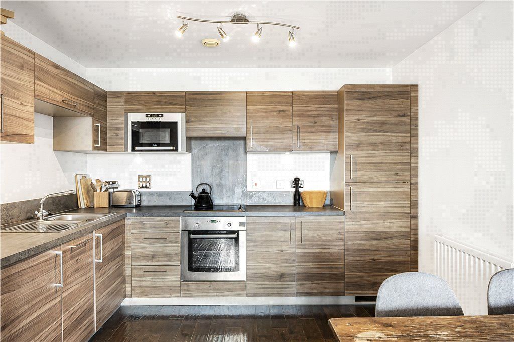 Property photo 2 of 18 Kitchen