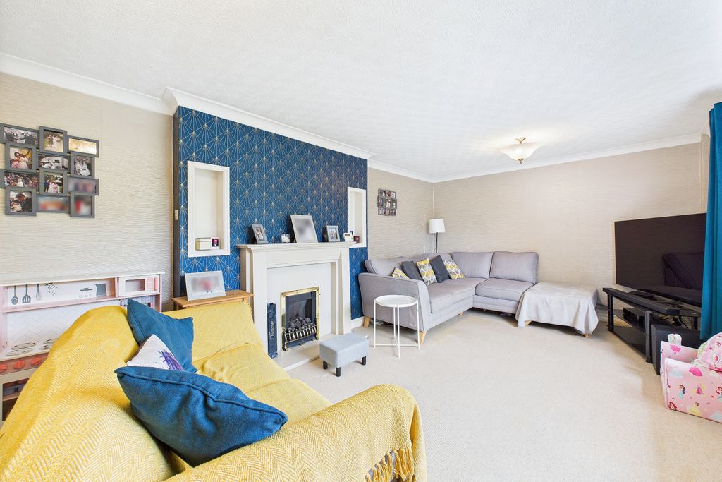 Property photo 2 of 10 Living Room