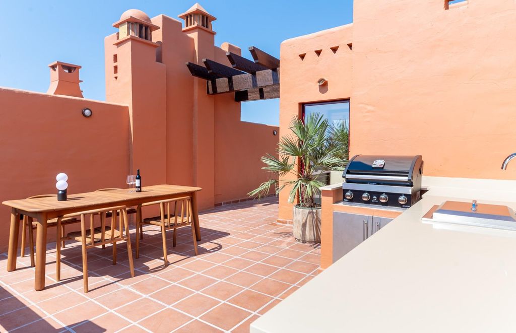 Property photo 1 of 31