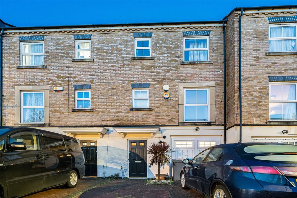 Property photo 1 of 15 18_69075.Jpg